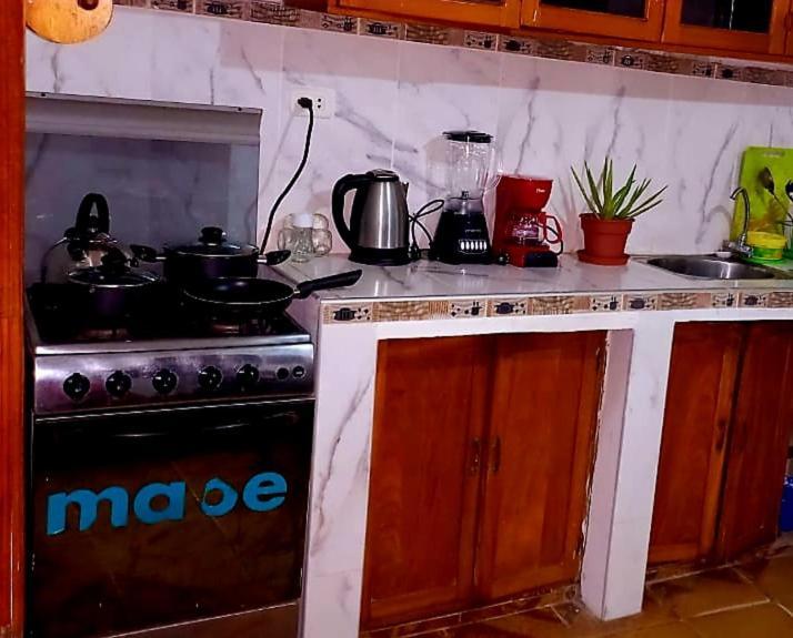 Backpacker Kitara House Hotel Tarapoto Buitenkant foto