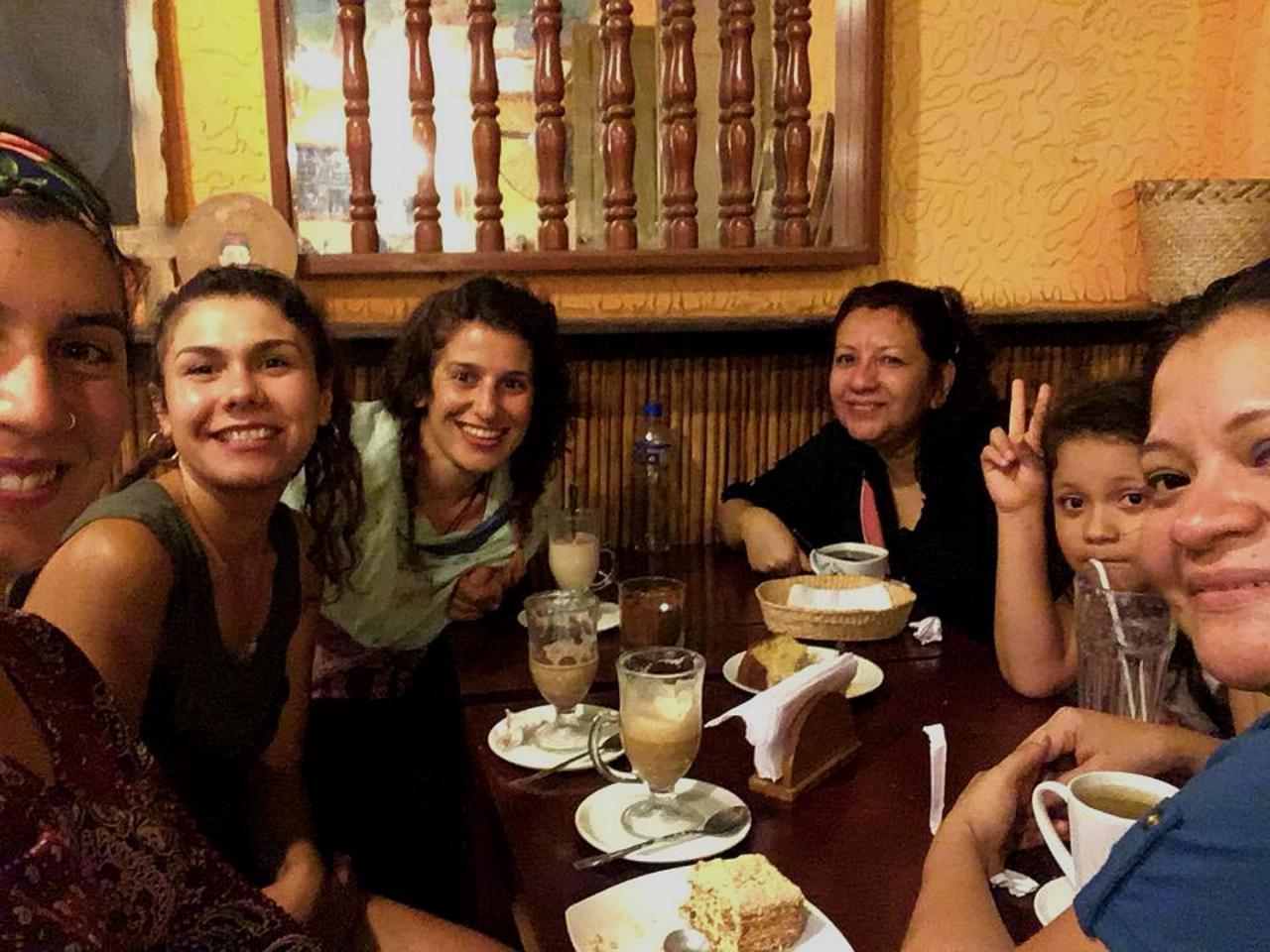 Backpacker Kitara House Hotel Tarapoto Buitenkant foto